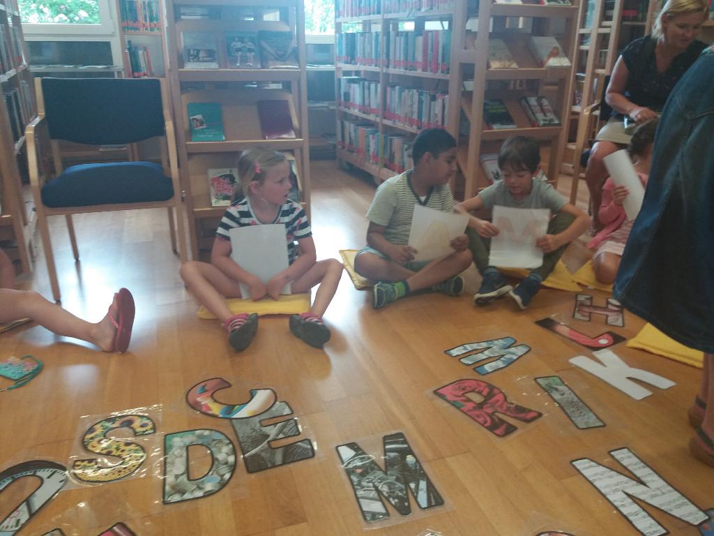 VS-Kinder in der Bücherei